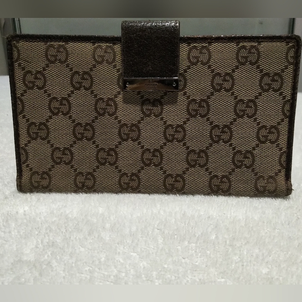 Authentic Gucci GG Dark Brown Leather Wallet